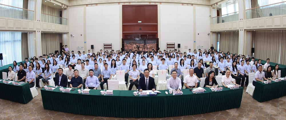 2026级研究生开学典礼现场合影.jpg